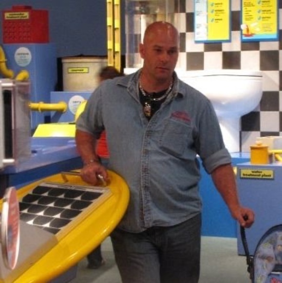 Meet your Posher, William - Picture 1 of 1